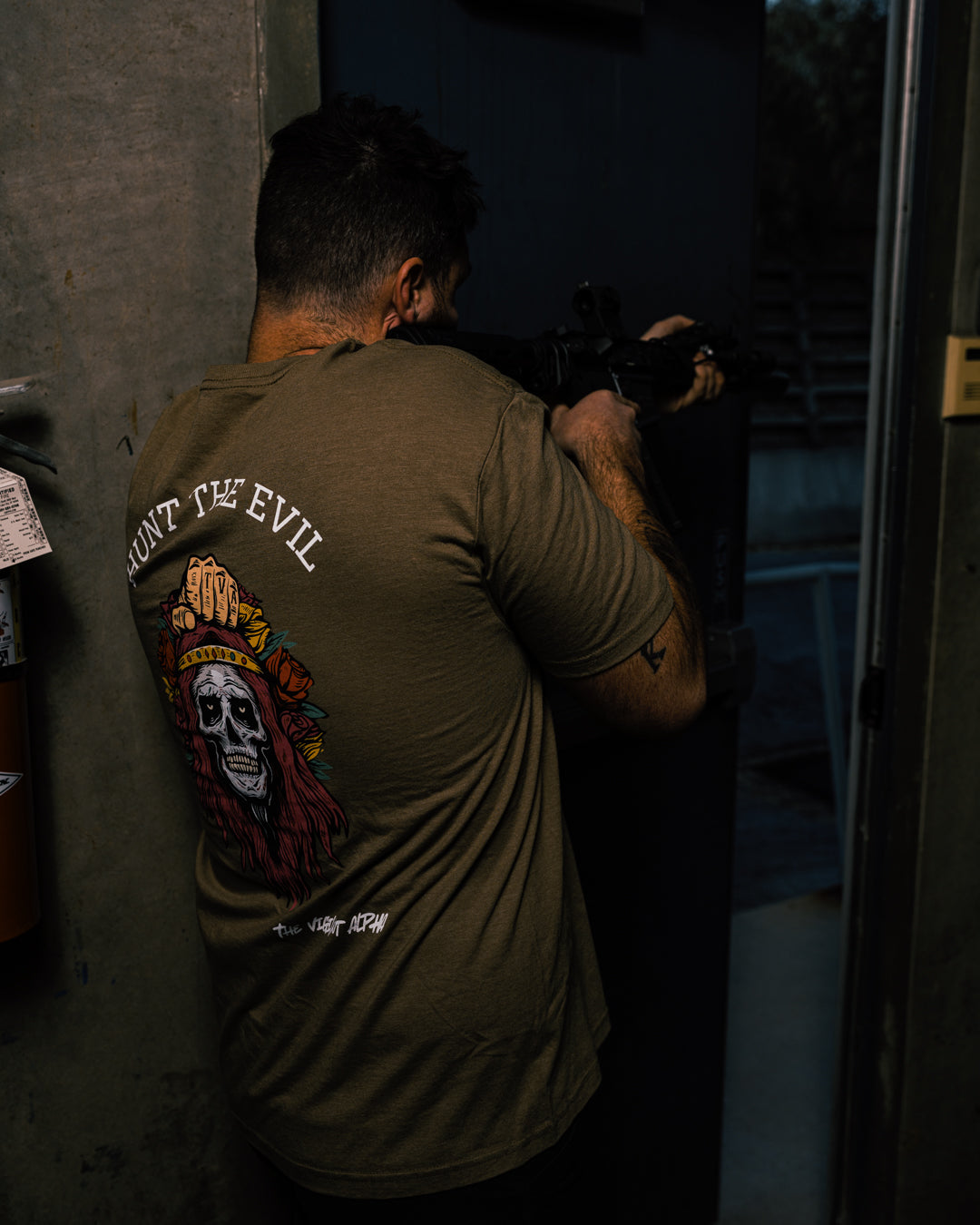 "Hunt The Evil" T-Shirt Tan